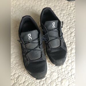 LAST CHANCE!! ON Running cloud tech tennis shoes